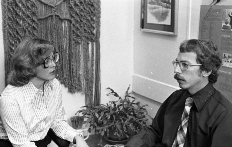 1979 Employees, Talking 02