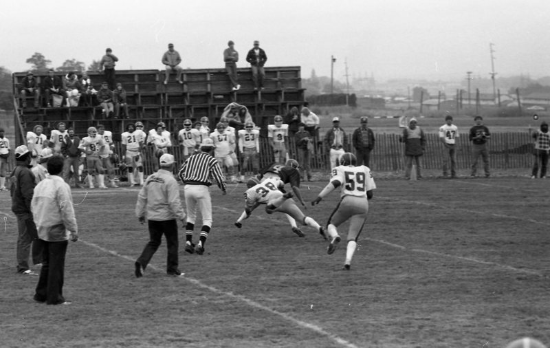 1982 Football, Alumni Game 18