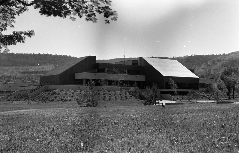 1976 Hoke Hall 01