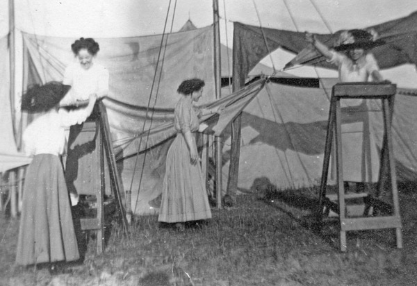 Reuter, Women Hang Tents