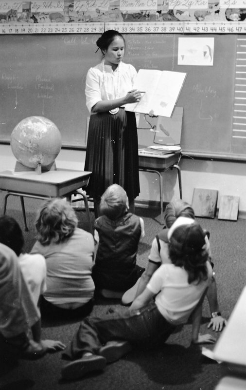 1981 Ackerman Elementary Classroom, Micronesian Program 17