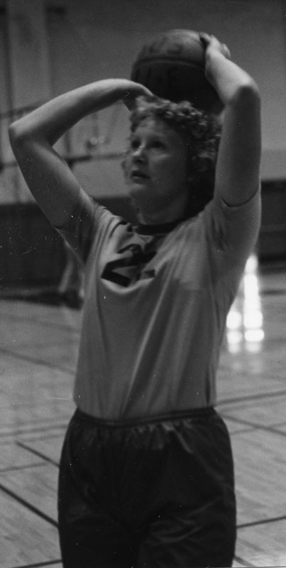 1981 Women's Basketball Player, Susan Howard 01
