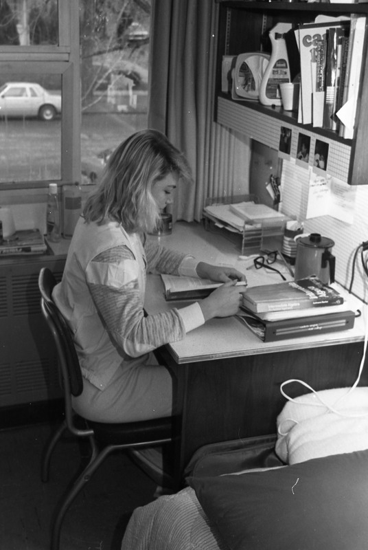 1985 Residence Life, Dorm Room 05