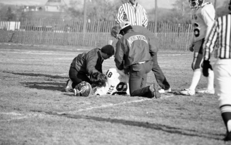 1982 Football Player B. Wick, Injury 03