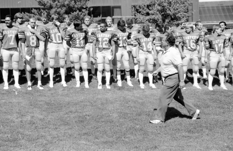 1987 Football Team, Set-up 02