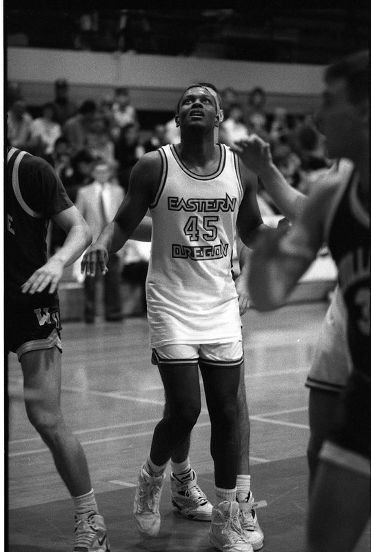 1991 Men's Basketball Action, Willamette University at EOSC 01