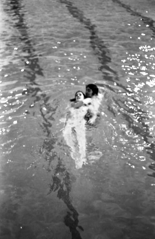 1977 Swimming, Lifesaving Class 09