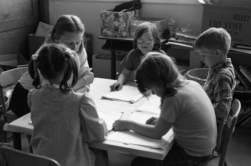 1981 Ackerman Elementary Classroom 08