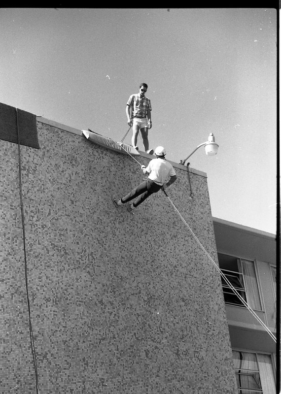 1990 Outdoor Program, Rappelling 01