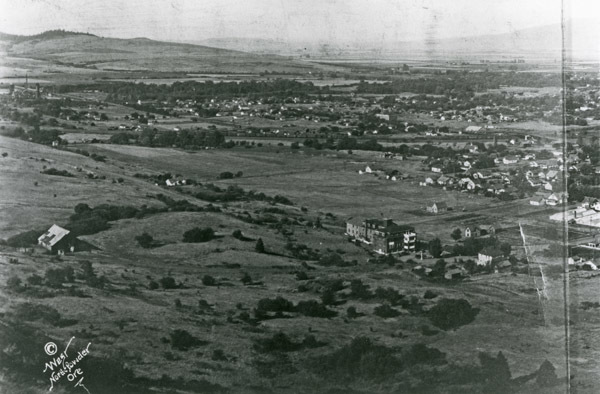 1930 La Grande, Hilltop View 03