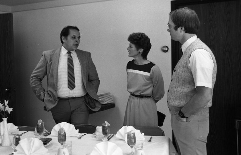 1985 Faculty, October Meeting 04