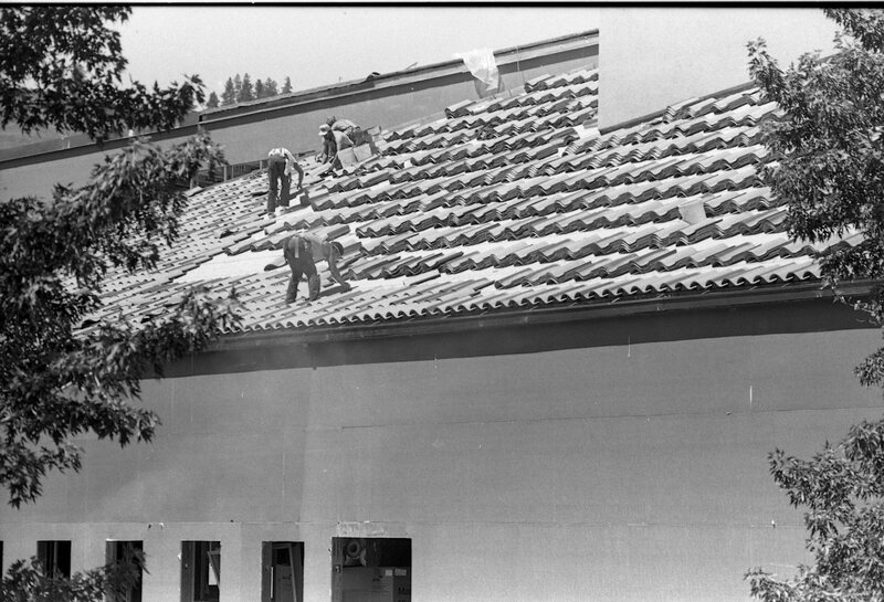 1989 Loso Hall Construction, Roof 20