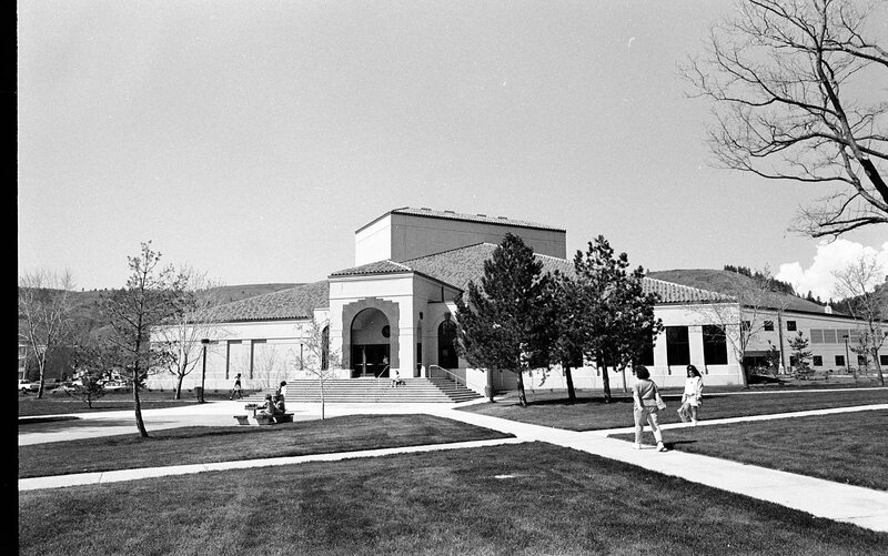 1991 Students, Walking 14