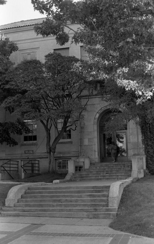 1984 Students, Walking 08