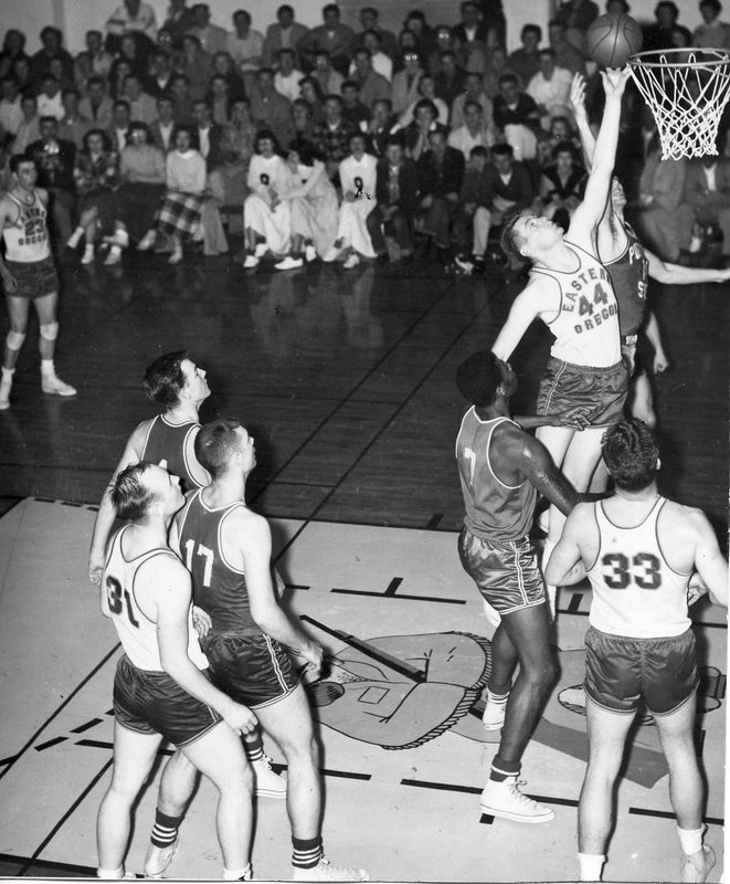 1955-56 Basketball Action 4