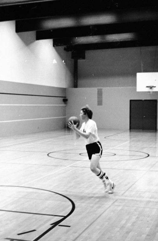 1980 Women's Basketball Players 02