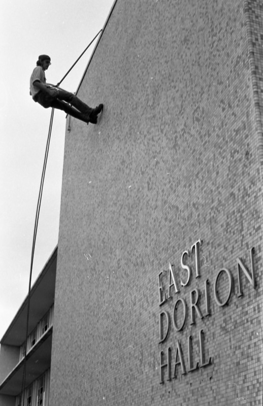 1976 Outdoor Program, Rappelling 01