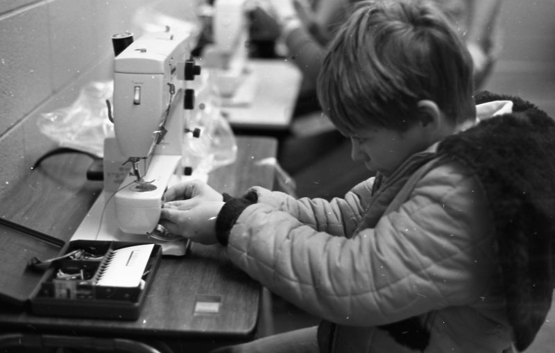 1981 Ackerman Elementary Sewing 03