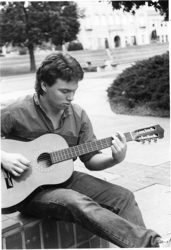 1987 Guitarist 01