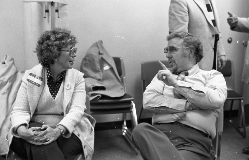 1980 Employees, Talking 05