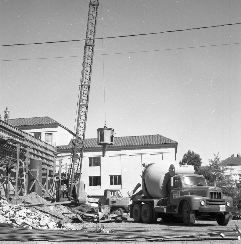 1971 Walter M. Pierce Library Remodel, Cement 05