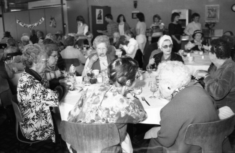 1984 Students Serve Thanksgiving Dinner for Senior Citizens 09