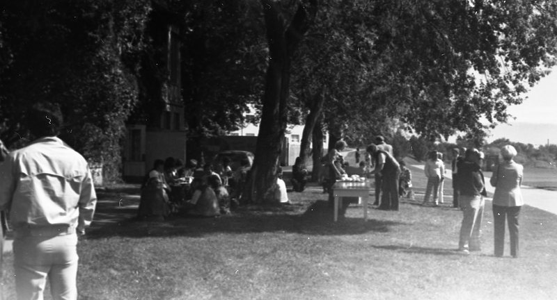 1980 Employees, Outdoors 04