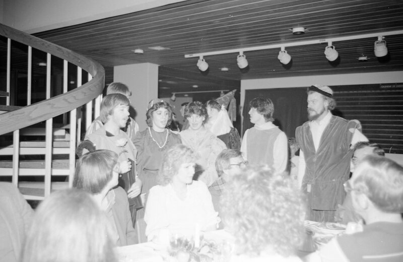 1982 Renaissance Dinner Singers 02