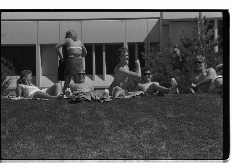1989 Students, Outdoors 33