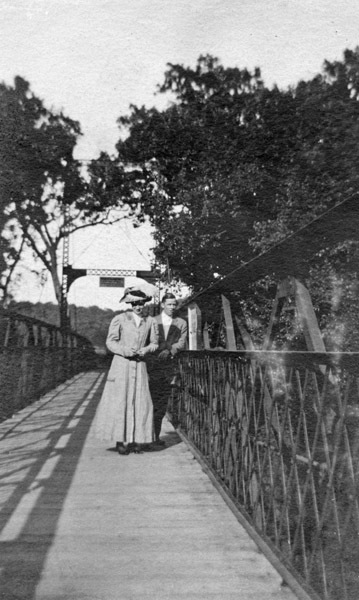 Reuter, Couple on Bridge