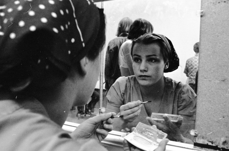 1974 Theater, Makeup Room 02