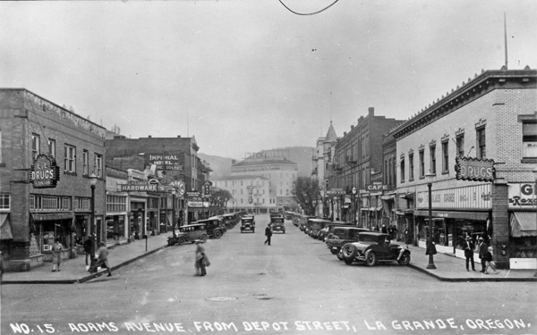 La Grande, Street Scene 22