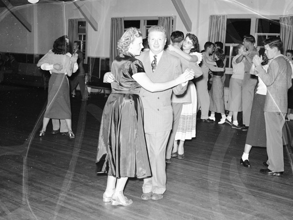1949-50 Dance, Fall Mixer 14