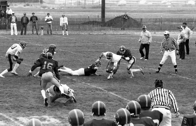 1982 Football, Alumni Game 10