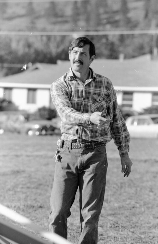 1987 Homecoming Bonfire Set-up 06
