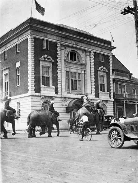 La Grande Parade, Circus 1