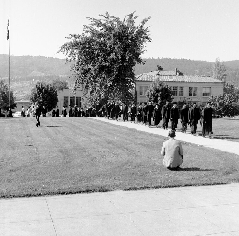 1969 Summer Graduation, Graduates Walk 02