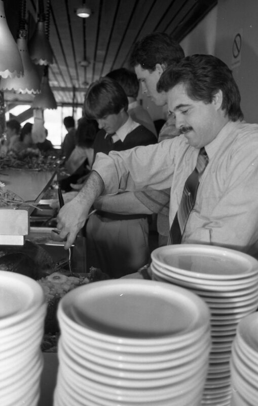 1984 Students Serve Thanksgiving Dinner for Senior Citizens 16