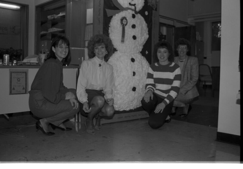 1989 Employees, Decor Award 01