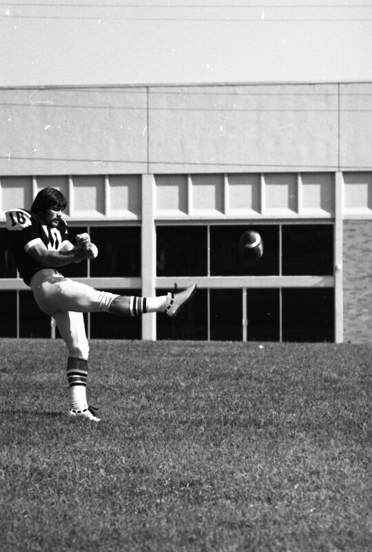 1978 Football Clinic, Action 09