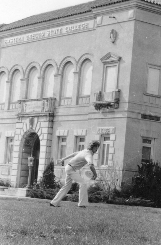 1976 Student, Frisbee 07