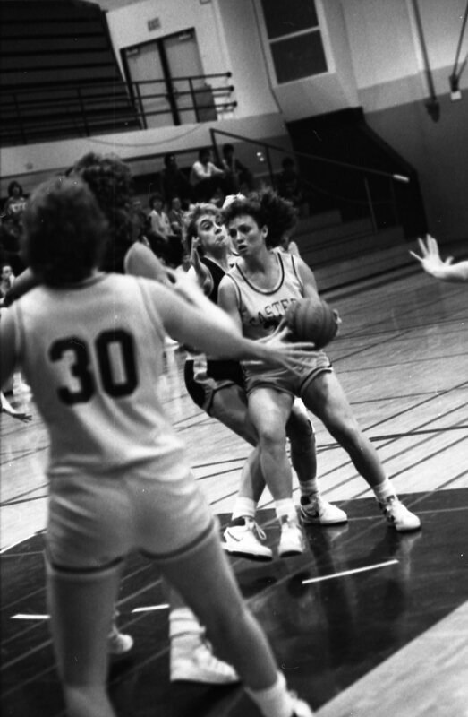 1987 Women's Basketball Action, George Fox at EOSC 05