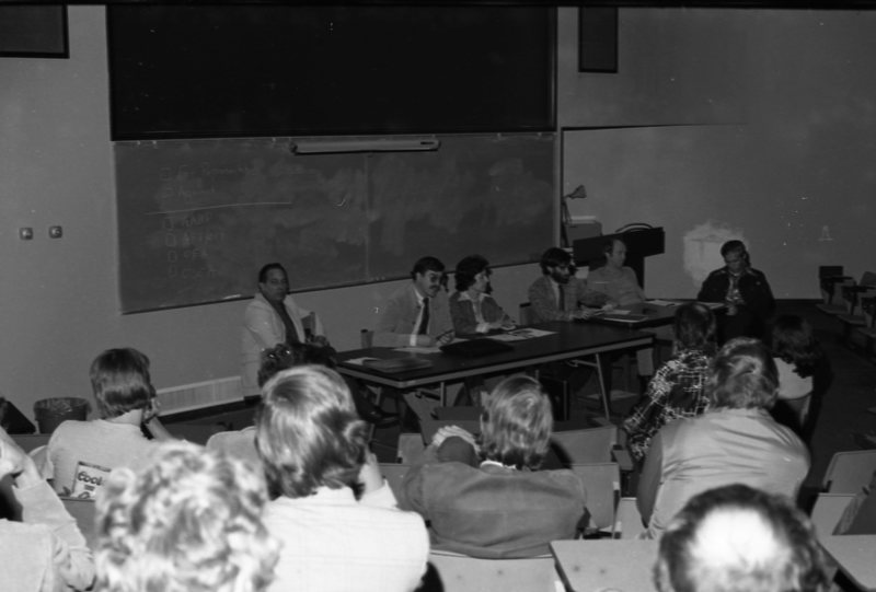1976 Employees, Unknown Faculty/Staff Meeting 01
