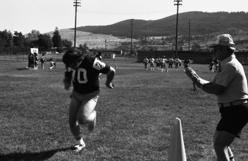 1980 Football Tryouts 05