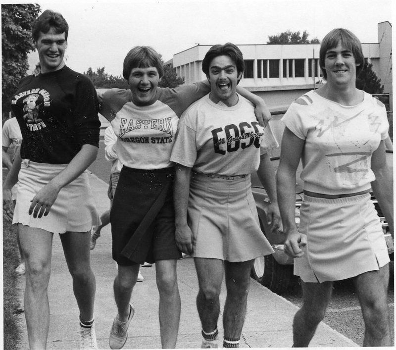 1984 Students, Gender Bending 01