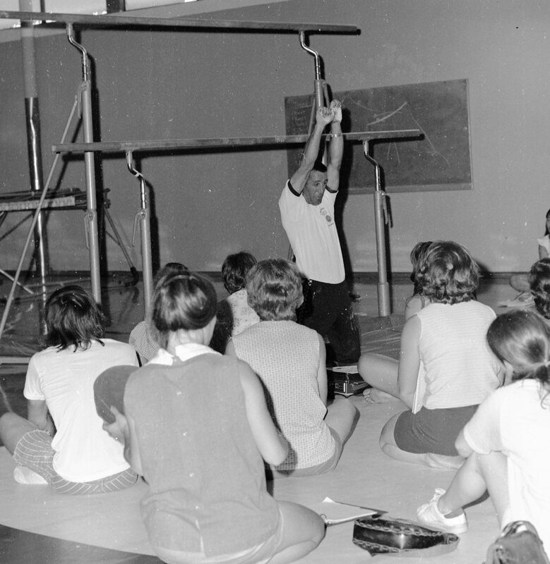 1973 Gymnastics, Parallel Bars 04