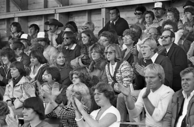 1977 Football Fans 01