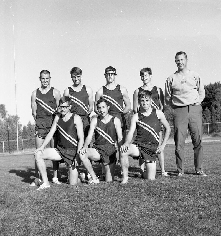 1968 Cross Country Team 02