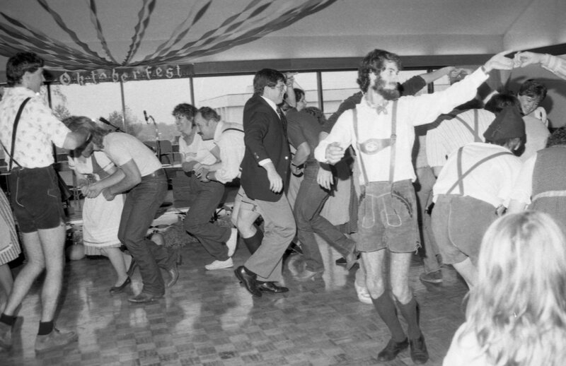 1985 Octoberfest, Folk Dancing Guests 05