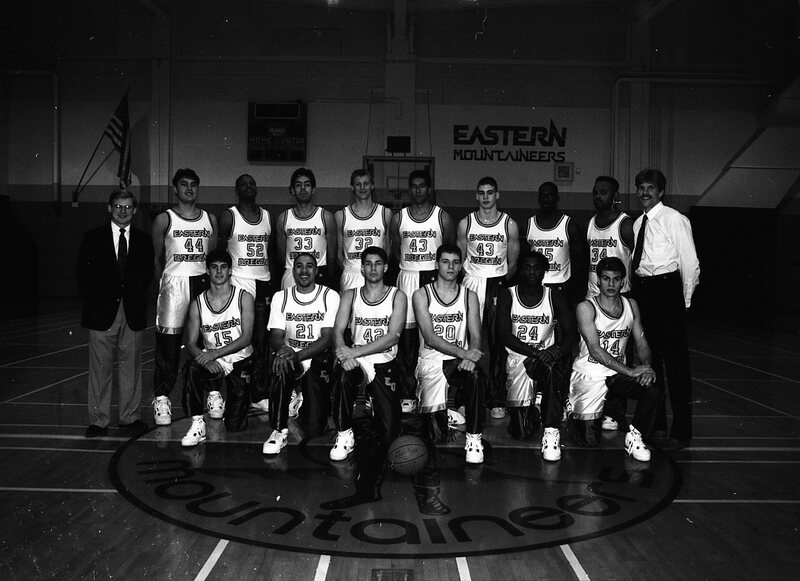 1990 Men's Basketball Team 02